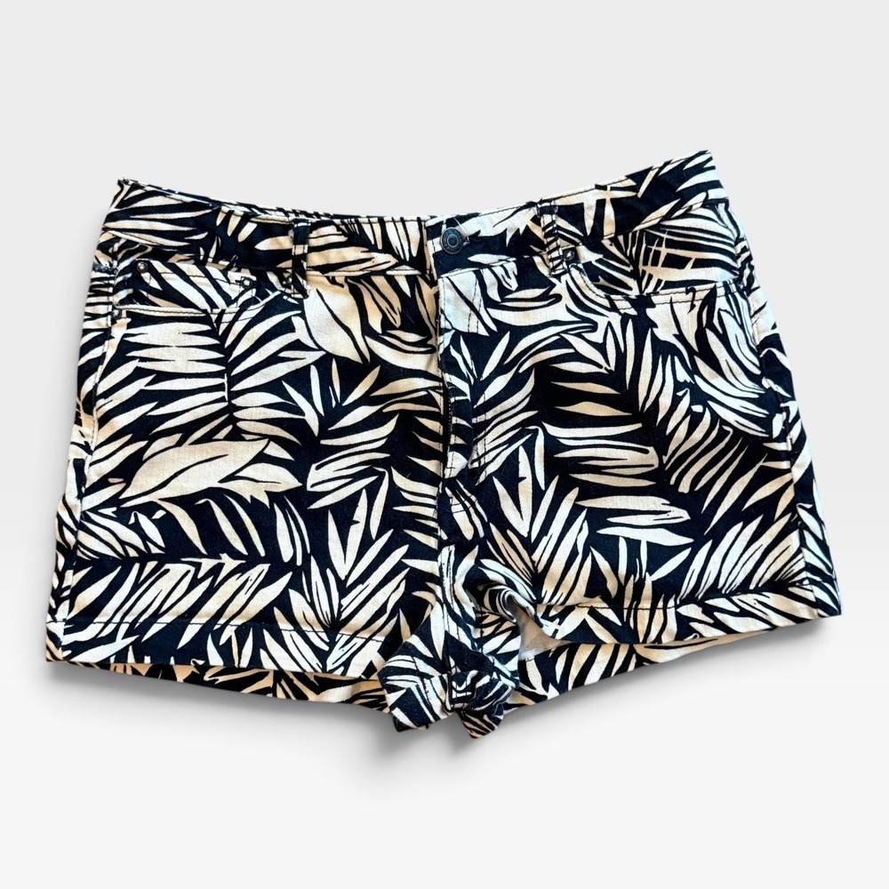 Forever 21 Womens Black White Tropical Palm Leaf Denim Shorts Size 31 Summer